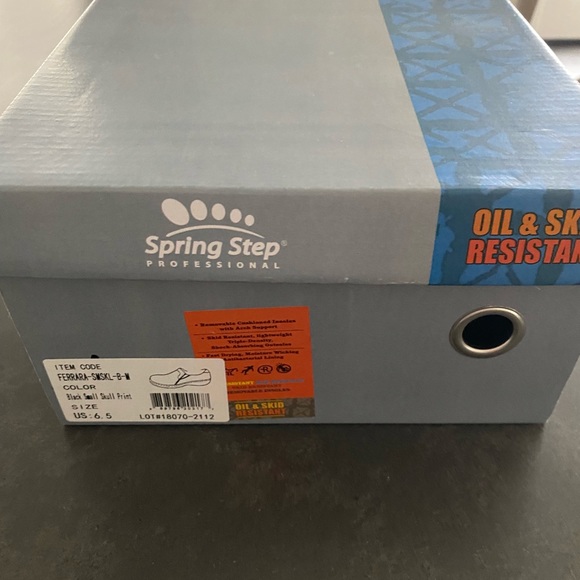 Spring Step Professional Ferrara Skull Clogs - Picture 6 of 7